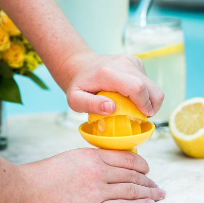 Effortlessly Extract Juice with 8*11CM 85g Portable Plastic Lime Squeezer