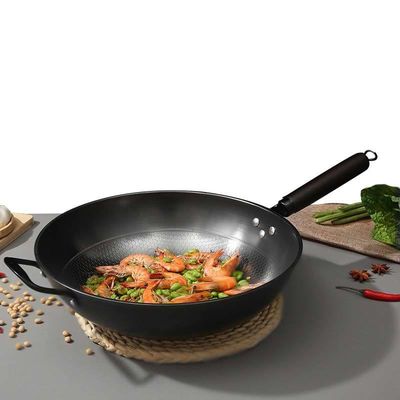 Minimalist Style Non Stick Honeycomb 34cm Pure Iron Frying Wok Sustainable and Durable