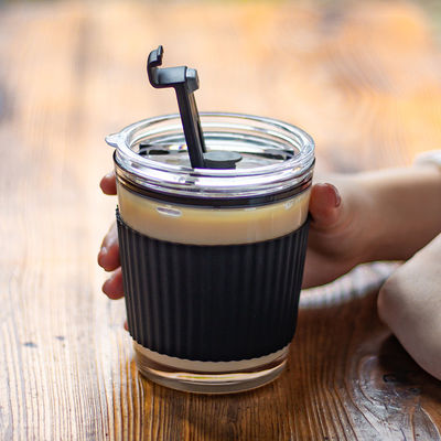 Coffee Mugs Portable Female Entourage Cold Milk Tea Glass with Handle and straw lid